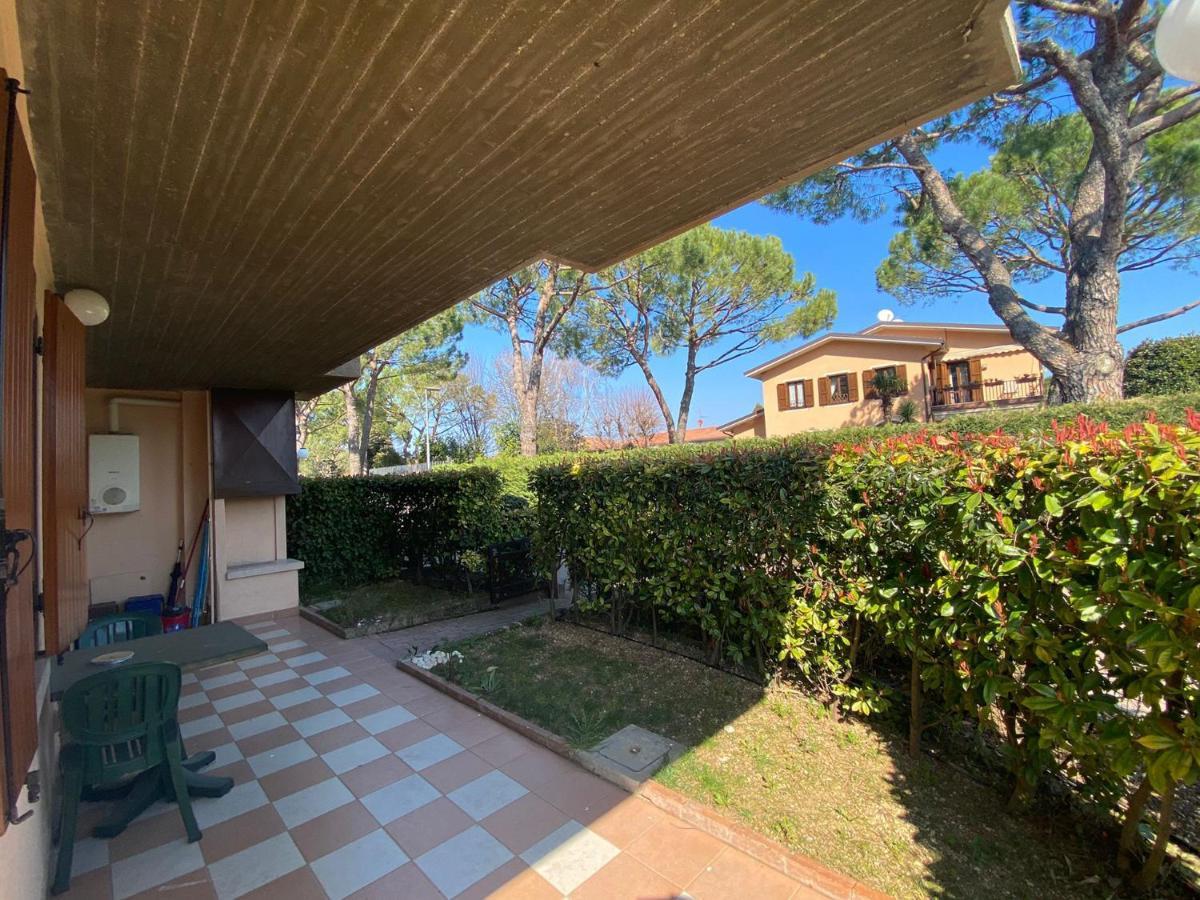 Apartment With Garden And Grill - Green Residence Sirmione デセンツァーノ・デル・ガルダ エクステリア 写真