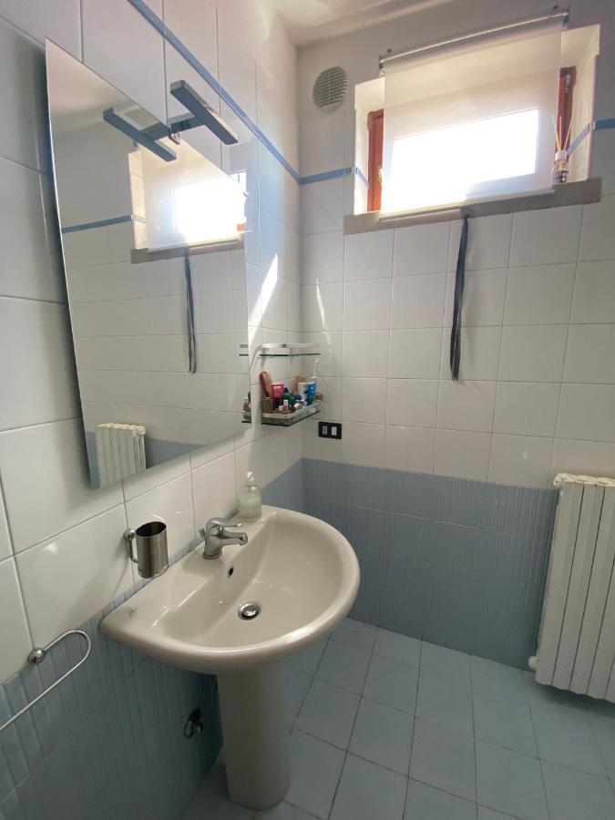 Apartment With Garden And Grill - Green Residence Sirmione デセンツァーノ・デル・ガルダ エクステリア 写真