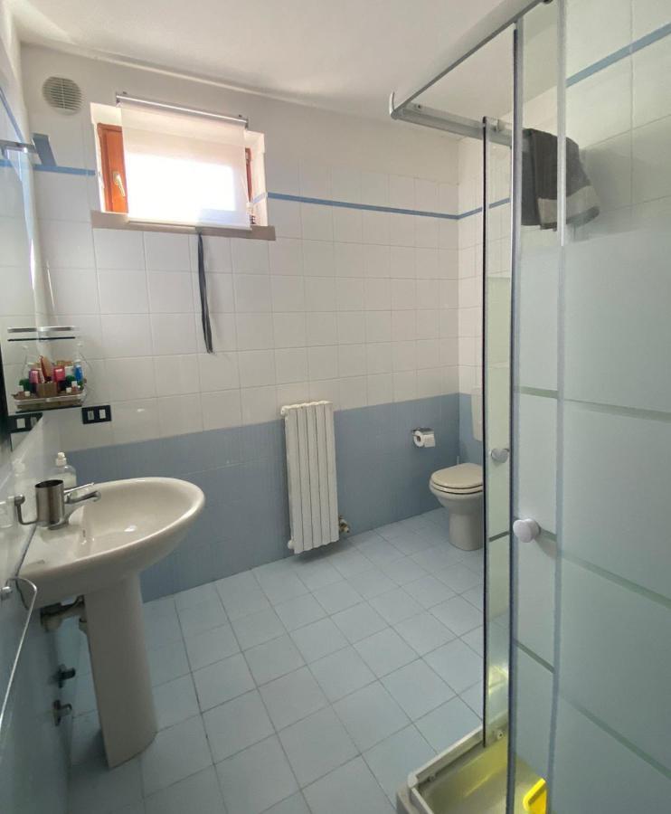 Apartment With Garden And Grill - Green Residence Sirmione デセンツァーノ・デル・ガルダ エクステリア 写真